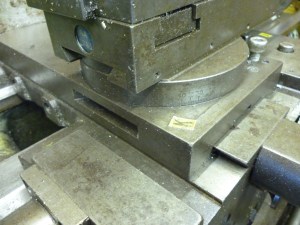 top-slide cross slide joint (718)