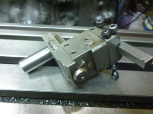 1053 knee adjustable in two dimensions