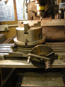 261 chuck on rotary table horiz