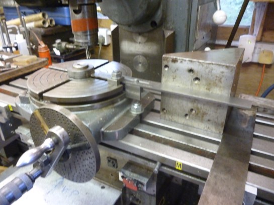 691 aligning a rotary table